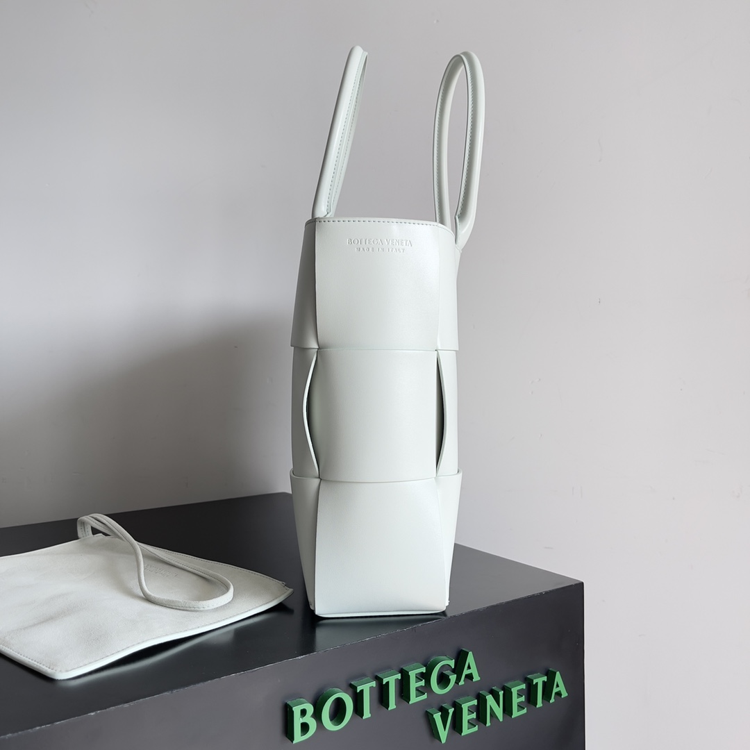 Bottega Veneta Shopping Bags